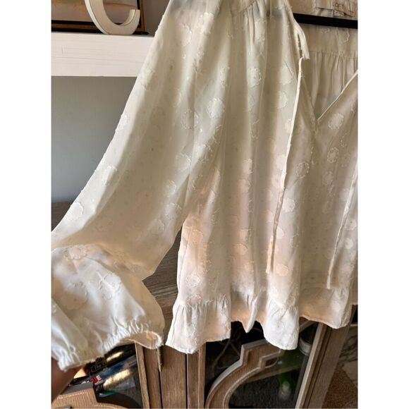 LOFT White Floral Long Sleeve Blouse Size Medium - Picture 2 of 9
